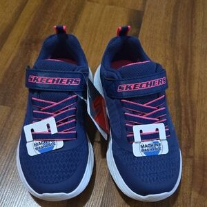 Skechers Kids' Blue and Pink Sneakers NWT VELCRO TO CLOSE UP SIZE 11 FASHION